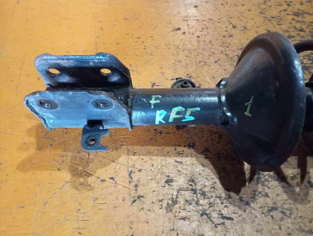STEPWGN RF5 СТОЙКА ПЕРЕДНЯЯ 1 Honda Stepwgn 1
