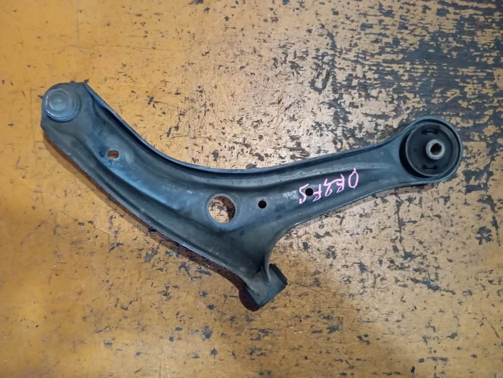 DEMIO DE3FS РЫЧАГ ПЕРЕДНИЙ ЛЕВЫЙ Mazda Demio 1