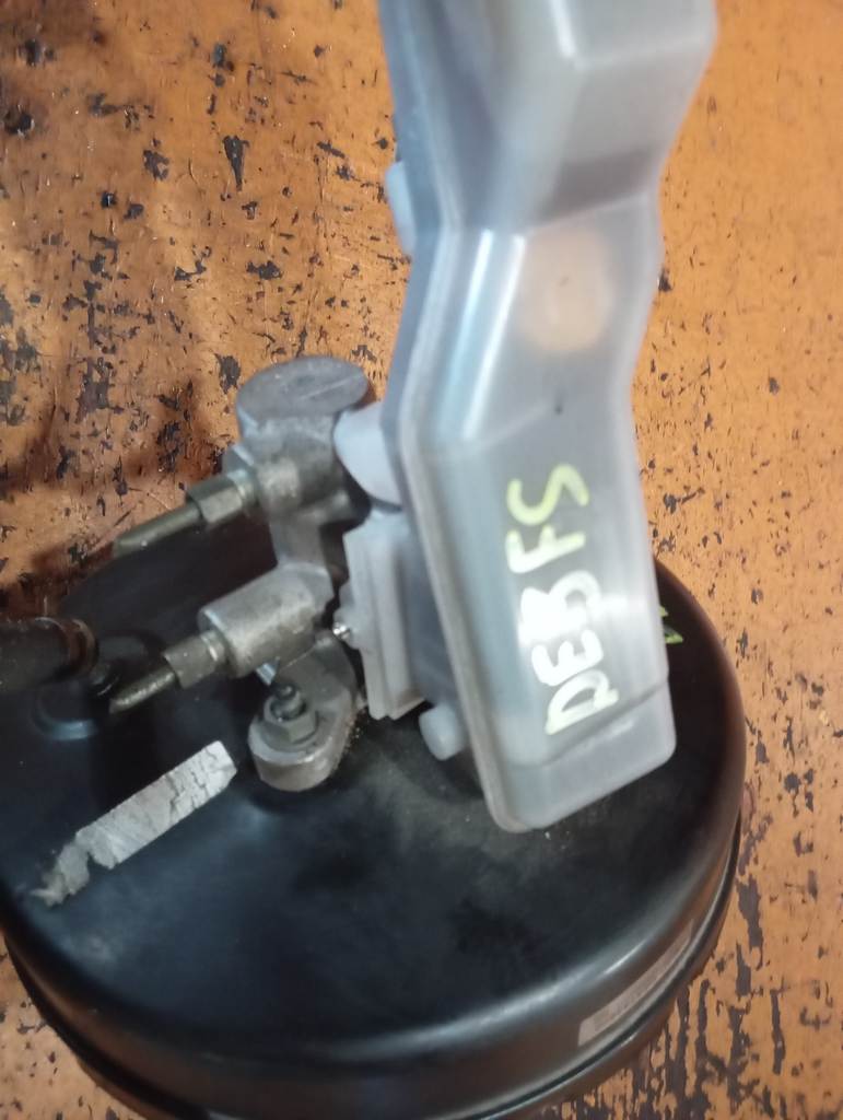 DEMIO DE3FS ГЛАВНЫЙ ТОРМОЗНОЙ+ВАКУУМНИК Mazda Demio 1