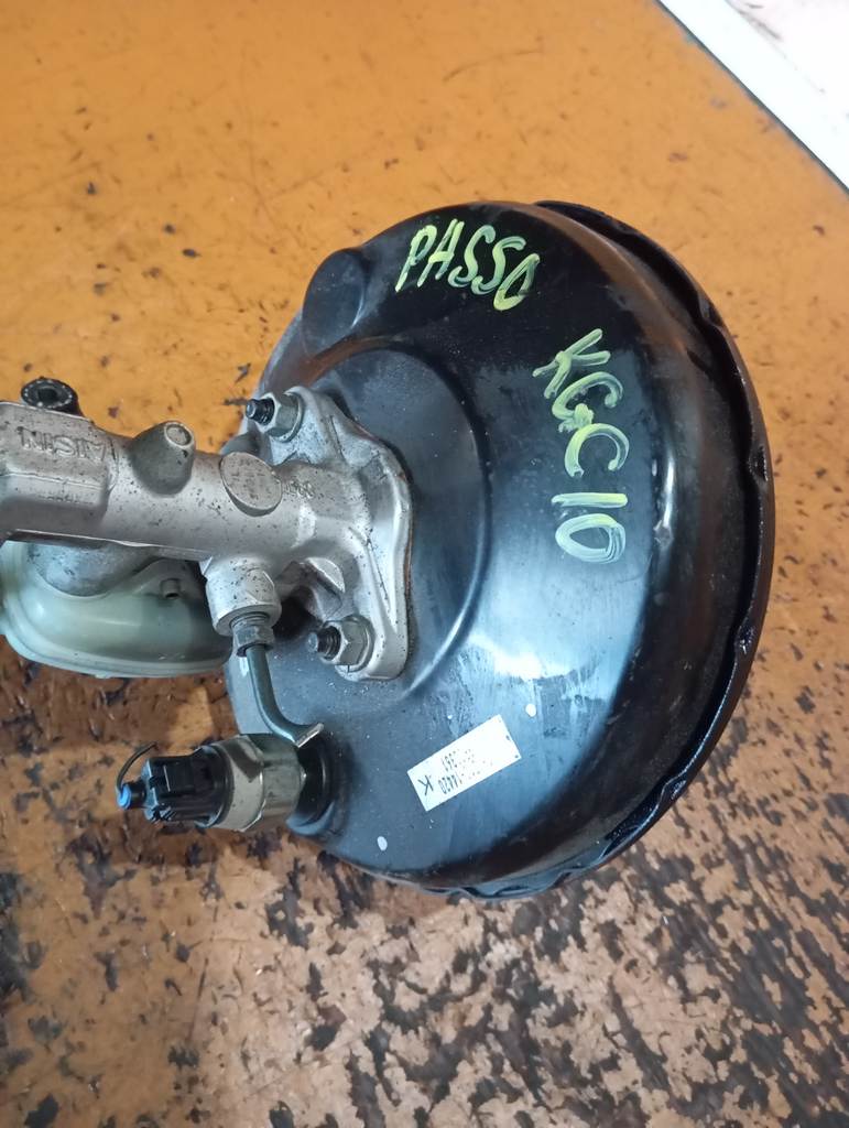 PASSO KGC10 ГЛАВНЫЙ ТОРМОЗНОЙ+ВАКУУМНИК Toyota Passo 1