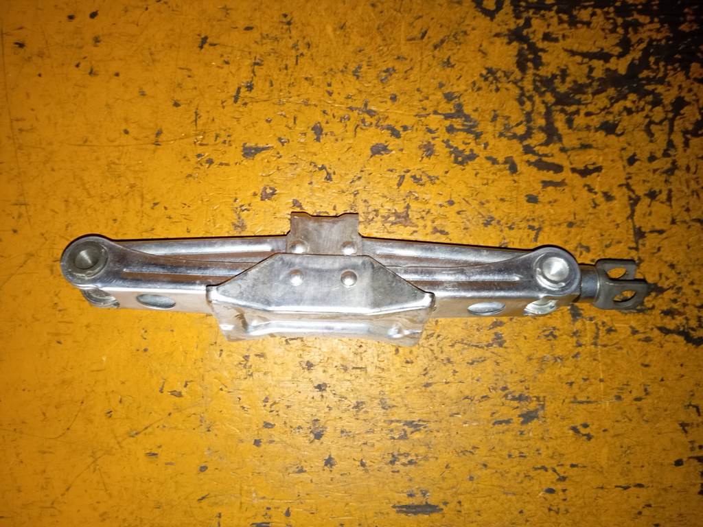 FREED GB3 ДОМКРАТ 2 Honda Freed 1