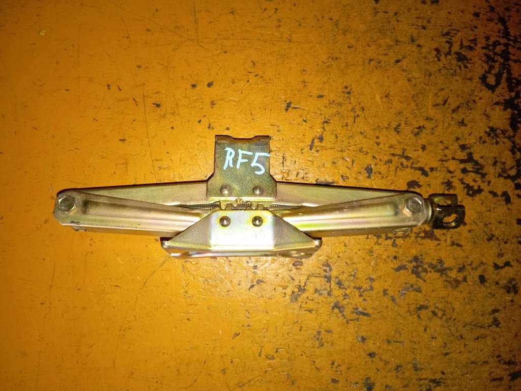 STEPWGN RF5 ДОМКРАТ Honda Stepwgn 1