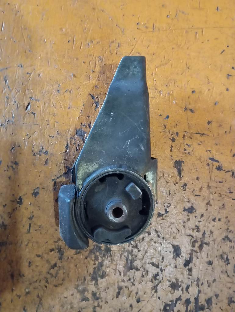 DEMIO DW5W ПОДУШКА ДВС ПЕРЕДНЯЯ ПРАВАЯ Mazda Demio 1