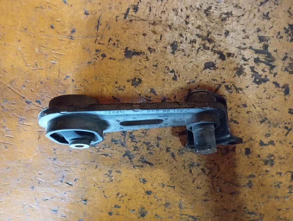 DEMIO DE3FS ПОДУШКА ДВС ЗАДНЯЯ Mazda Demio 1