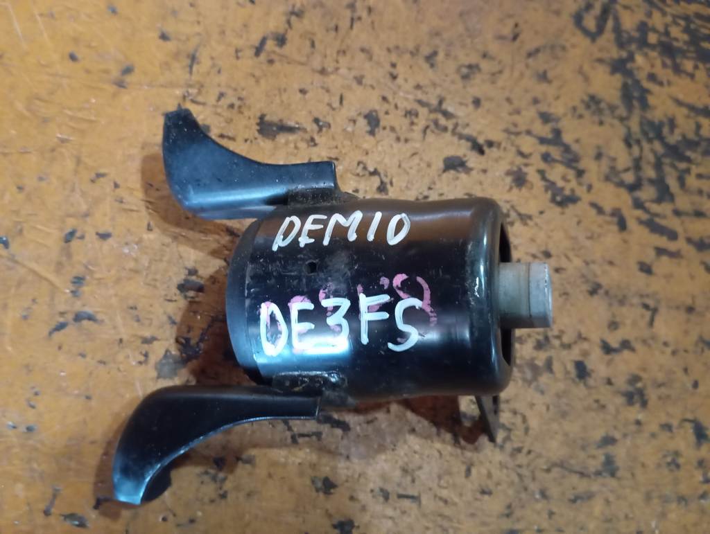 подушка двигателя Mazda Demio 0