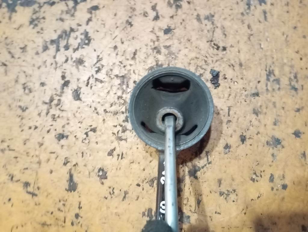 PASSO KGC10 ПОДУШКА ДВС ЗАДНЯЯ Toyota Passo 1