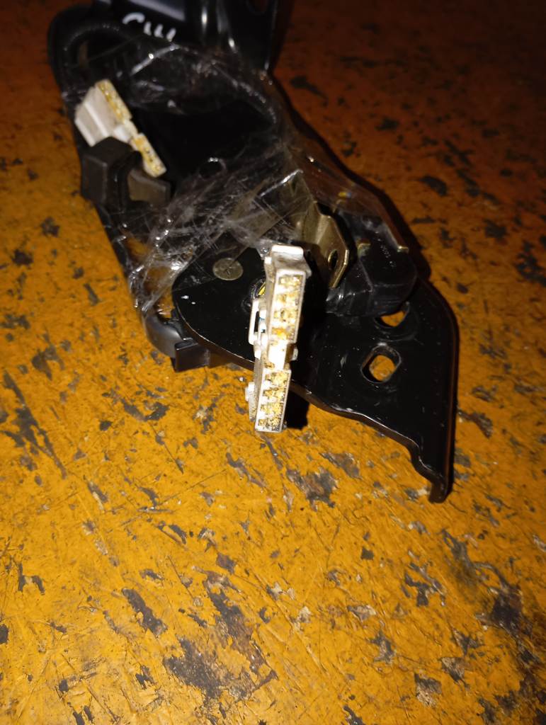 STEPWGN RF5 КРОНШТЕЙН РОЛИКА ДВЕРИ Honda Stepwgn 1