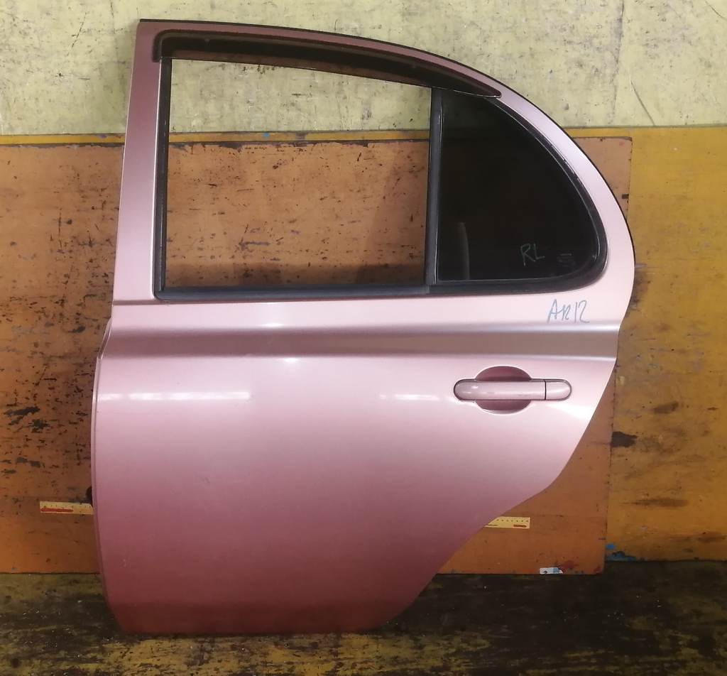 дверь Nissan March 0