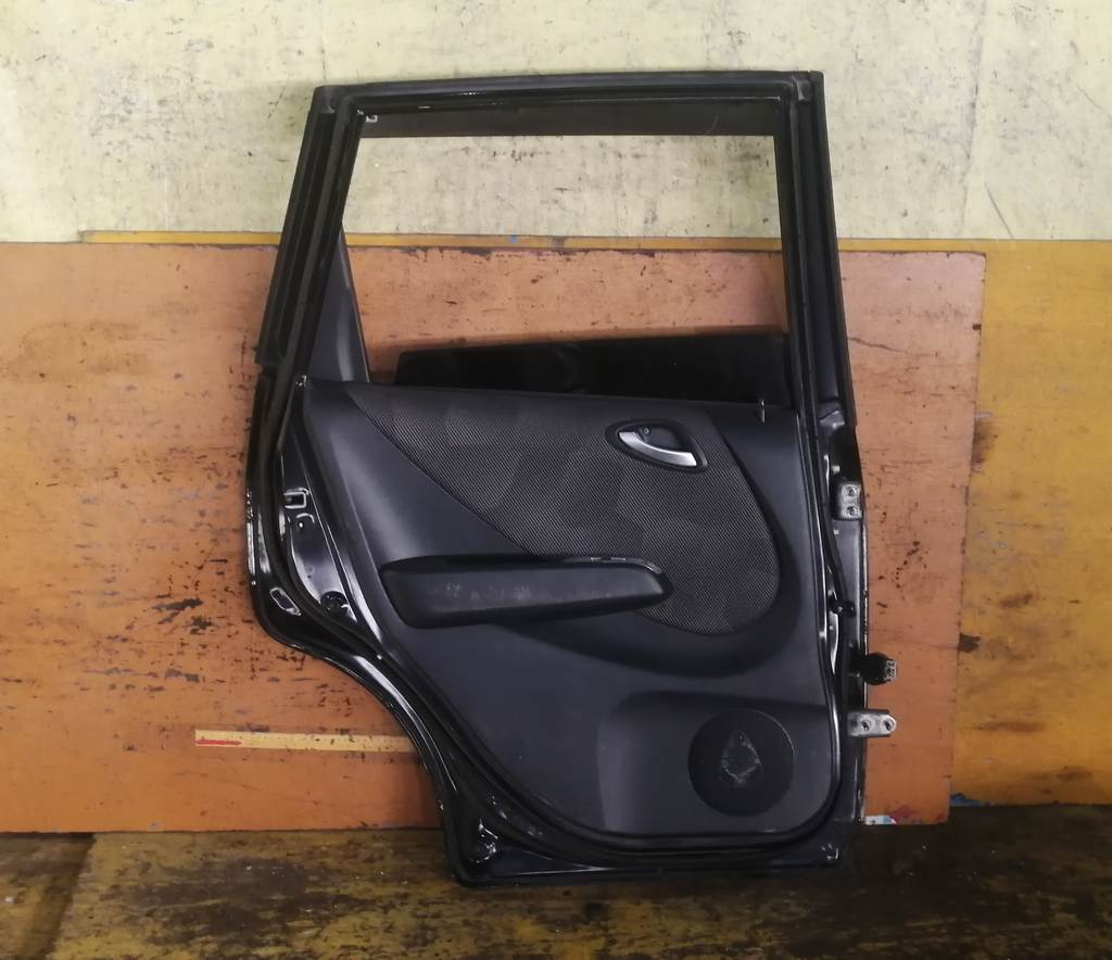 FIT GD3 ДВЕРЬ ЗАДНЯЯ ЛЕВАЯ Honda Fit 4
