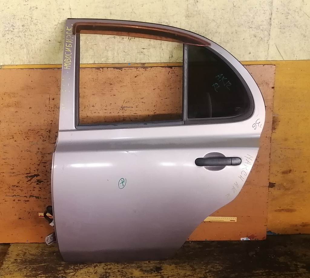 дверь Nissan March 0