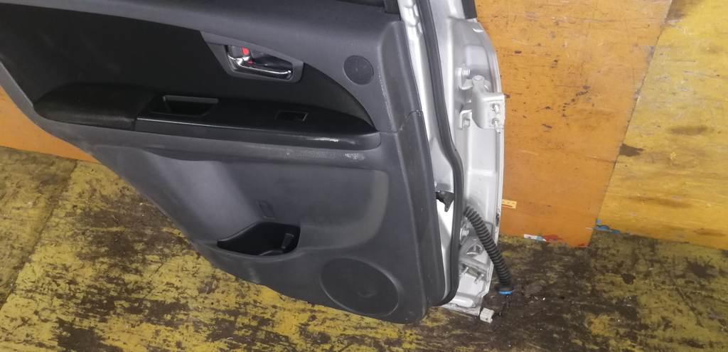 дверь Suzuki SX4 6