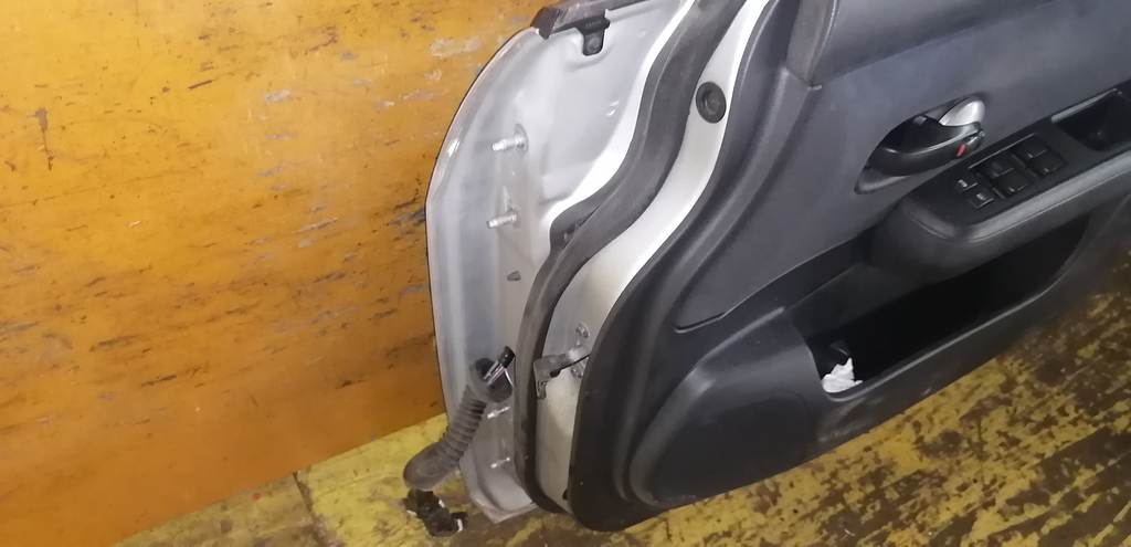 TIIDA LATIO SC11 ДВЕРЬ ПЕРЕДНЯЯ ПРАВАЯ Nissan Tiida Latio 7