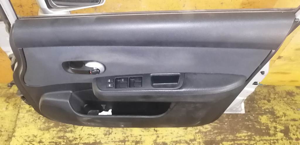 дверь Nissan Tiida Latio 6