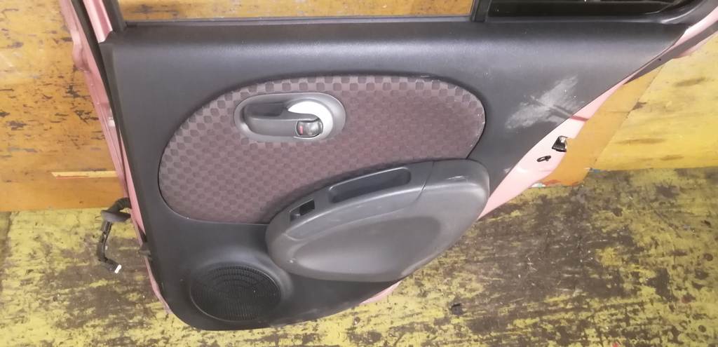 MARCH AK12 ДВЕРЬ ЗАДНЯЯ ПРАВАЯ Nissan March 4