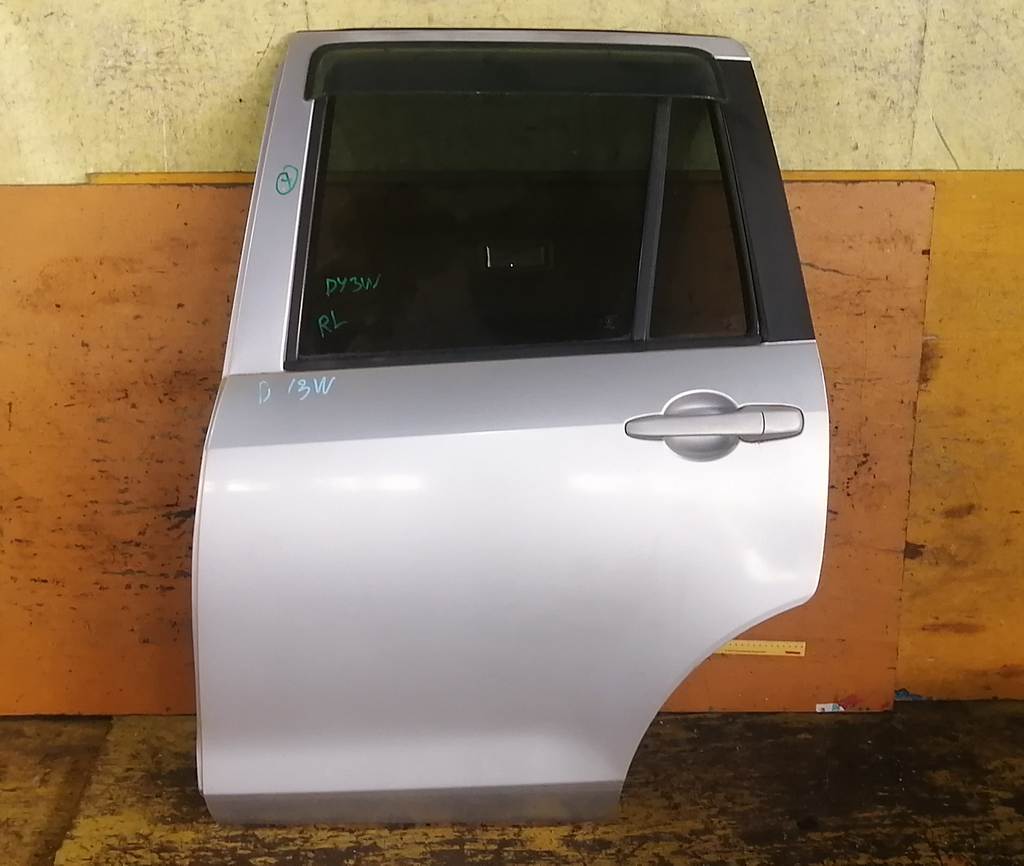 дверь Mazda Demio 0