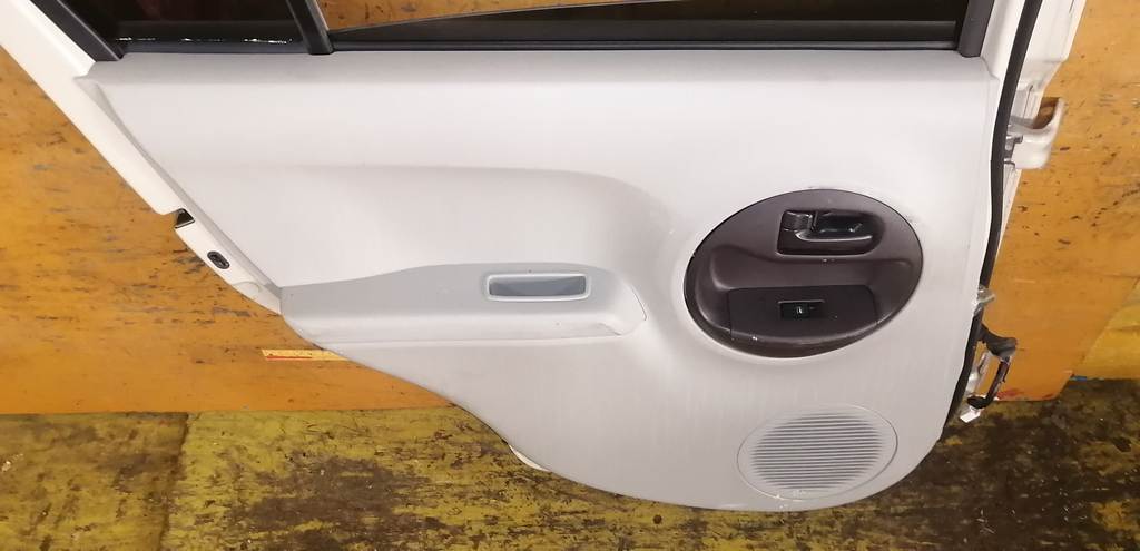 PASSO KGC30 ДВЕРЬ ЗАДНЯЯ ЛЕВАЯ Toyota Passo 4