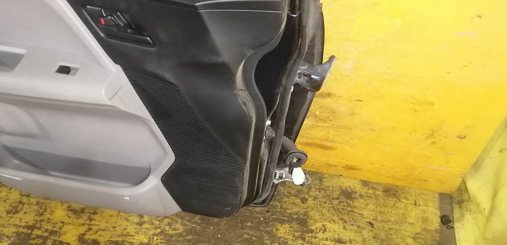 дверь Honda Freed 6