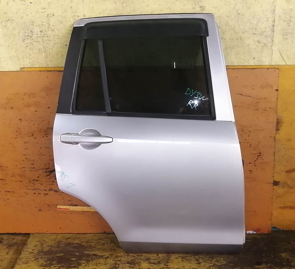 дверь Mazda Demio 0