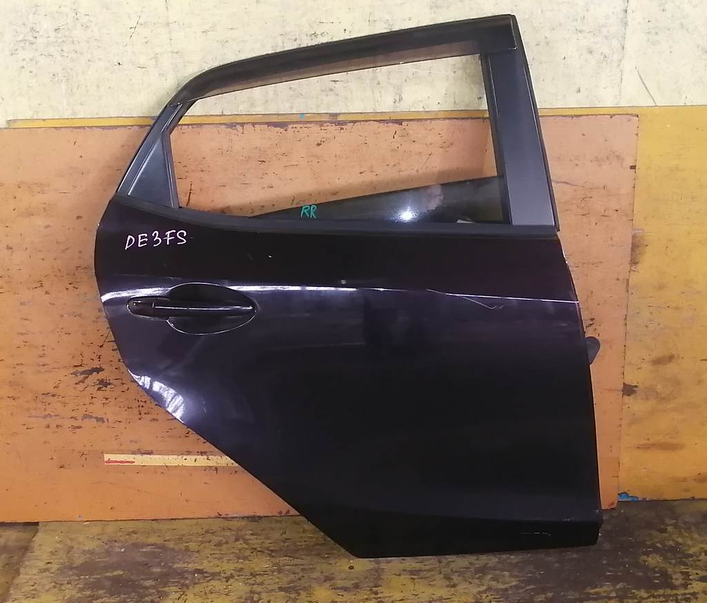 дверь Mazda Demio 0