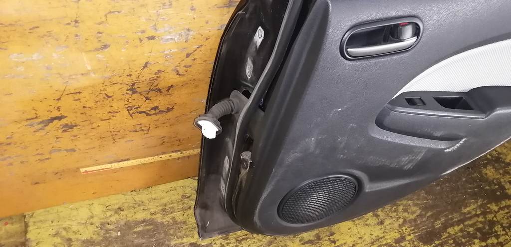 DEMIO DE3FS ДВЕРЬ ЗАДНЯЯ ПРАВАЯ Mazda Demio 7