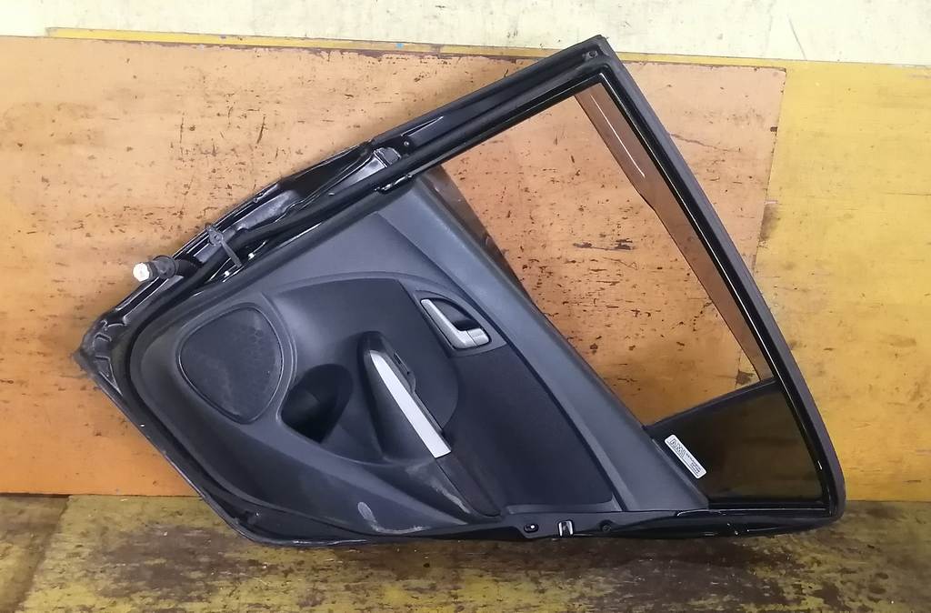 дверь Honda Insight 3