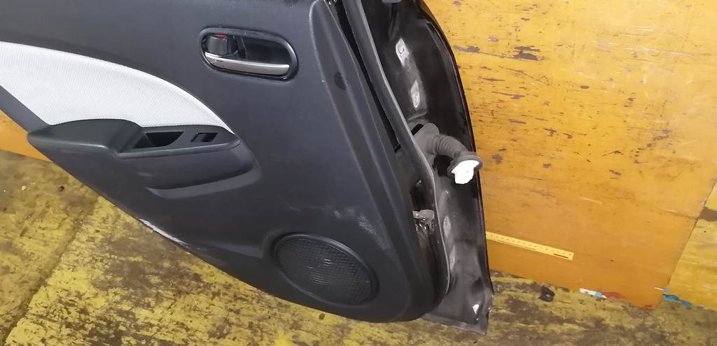 Кузов Mazda Demio 5