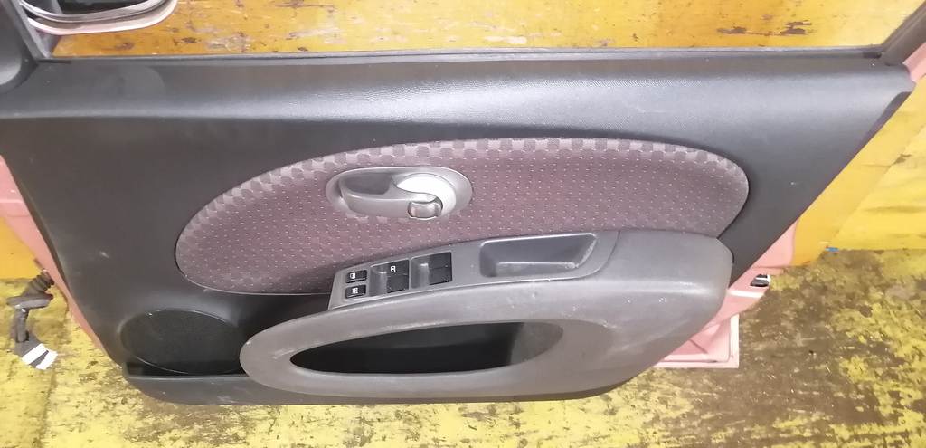 MARCH AK12 ДВЕРЬ ПЕРЕДНЯЯ ПРАВАЯ Nissan March 4