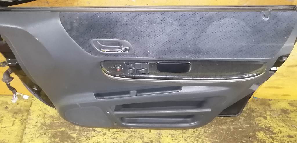STEPWGN RF5 ДВЕРЬ ПЕРЕДНЯЯ ПРАВАЯ Honda Stepwgn 4