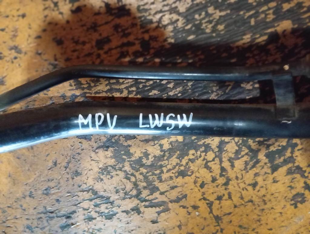 MPV LW5W ЗАЛИВНАЯ ГОРЛОВИНА БЕНЗОБАКА Mazda MPV 1