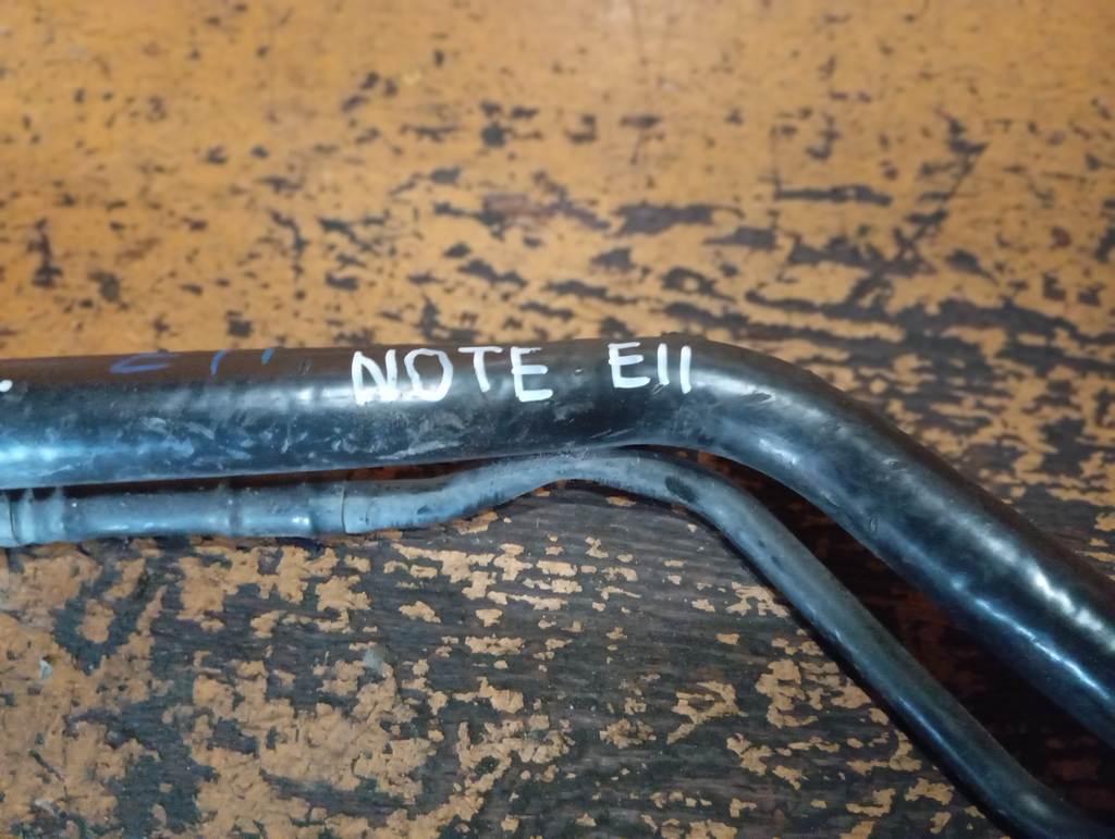 NOTE E11 ЗАЛИВНАЯ ГОРЛОВИНА БЕНЗОБАКА Nissan Note 1