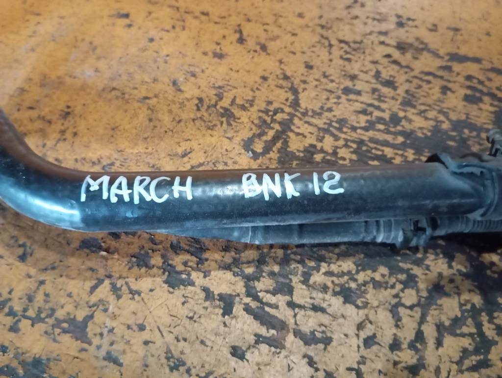 MARCH BNK12 ЗАЛИВНАЯ ГОРЛОВИНА БЕНЗОБАКА Nissan March 1