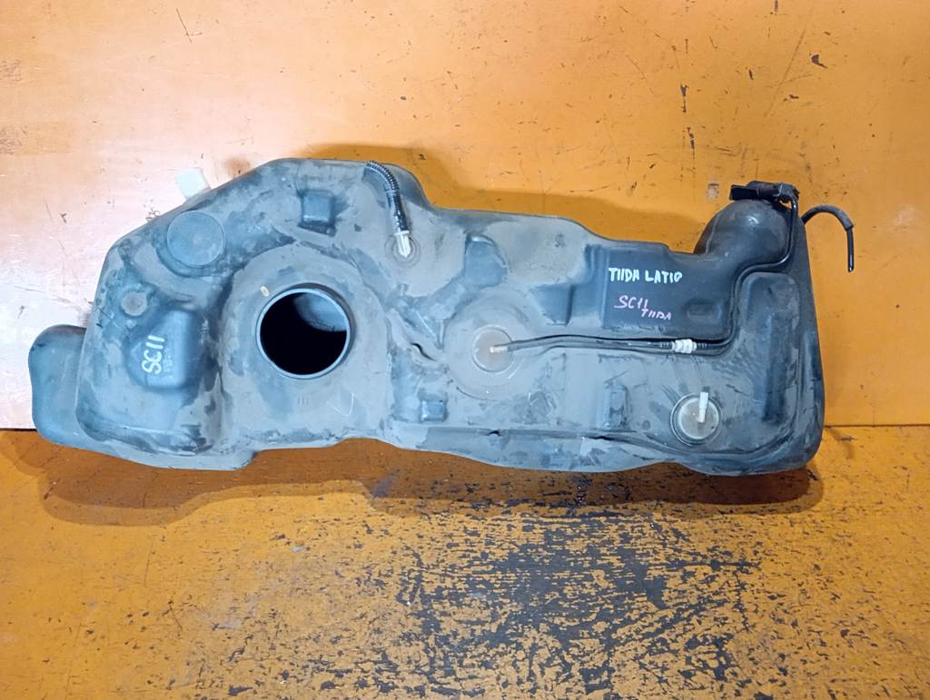 топливный бак Nissan Tiida Latio 0