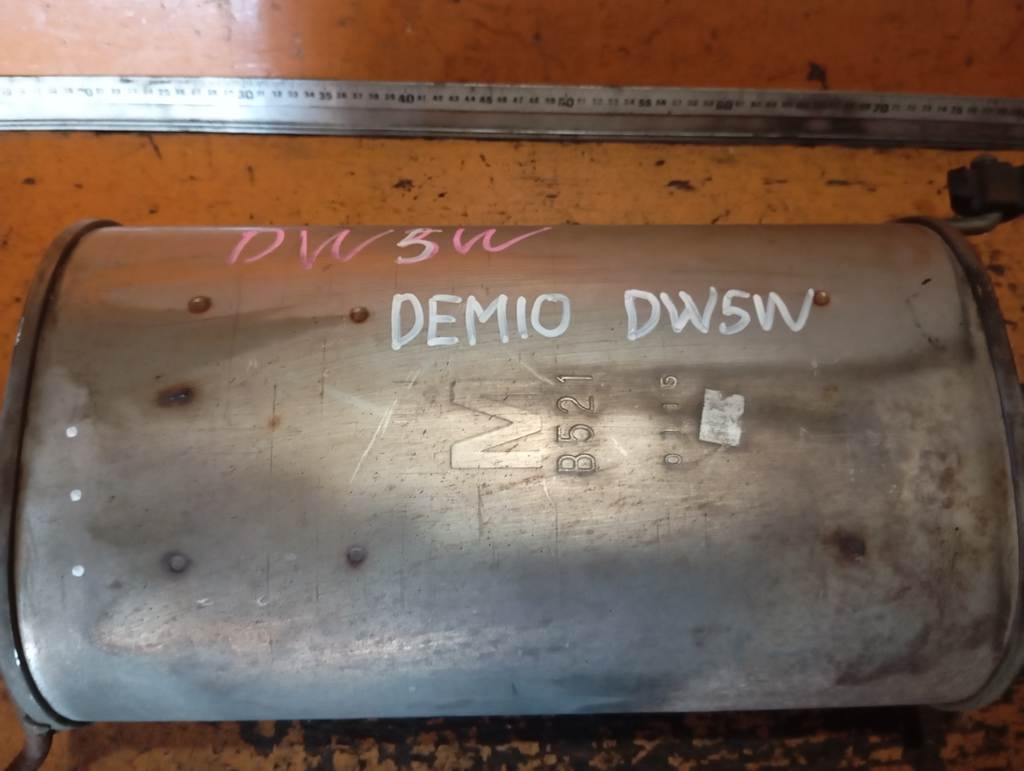 DEMIO DW5W БОЧКА ГЛУШИТЕЛЯ Mazda Demio 1