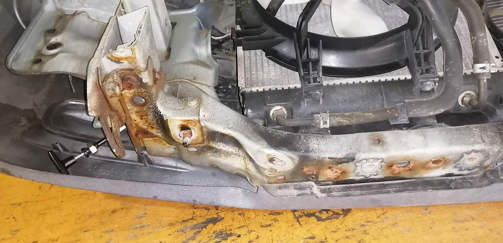 Кузов Mazda Demio 17