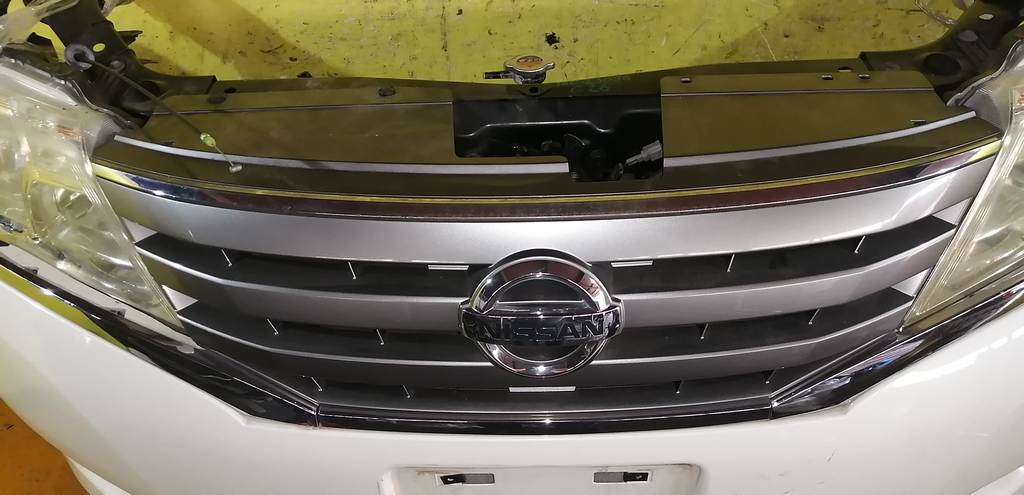 ноускат Nissan Serena 6