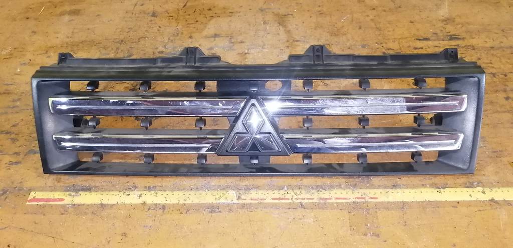 решетка радиатора Mitsubishi Pajero Mini 0