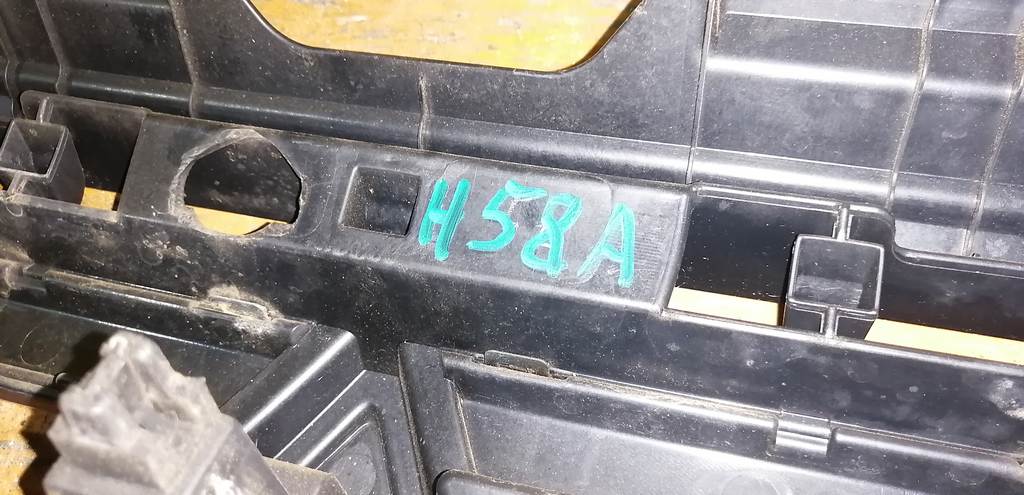 PAJERO MINI H58A РЕШЕТКА РАДИАТОРА Mitsubishi Pajero Mini 1