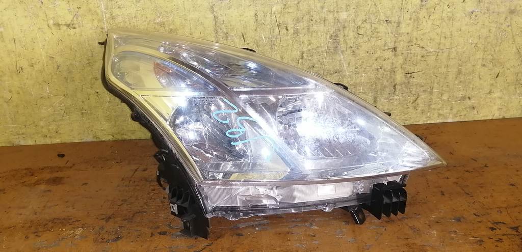 фара Nissan Teana 0