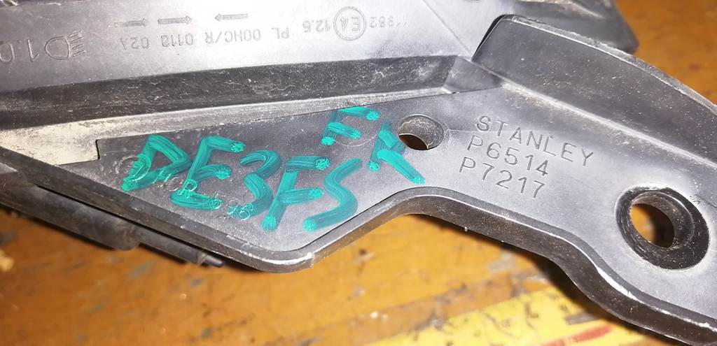 DEMIO DE3FS ФАРА ПРАВАЯ P6514. P7217 Mazda Demio 1