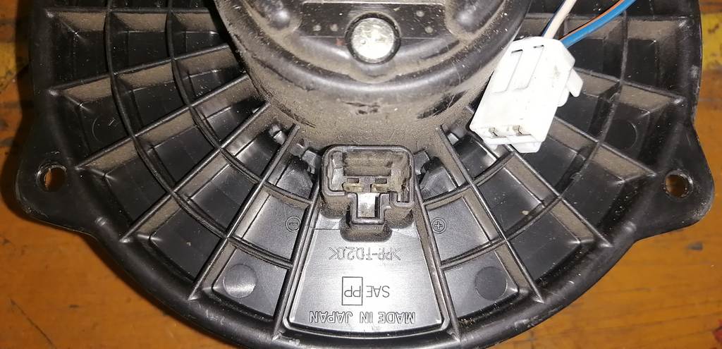 DEMIO DE3FS МОТОР ПЕЧКИ Mazda Demio 4