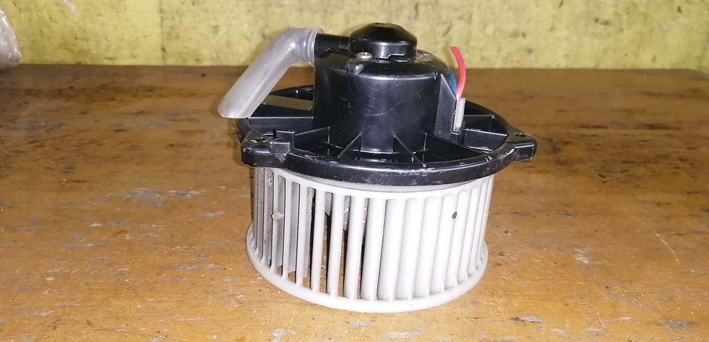 DEMIO DW5W МОТОР ПЕЧКИ Mazda Demio 1