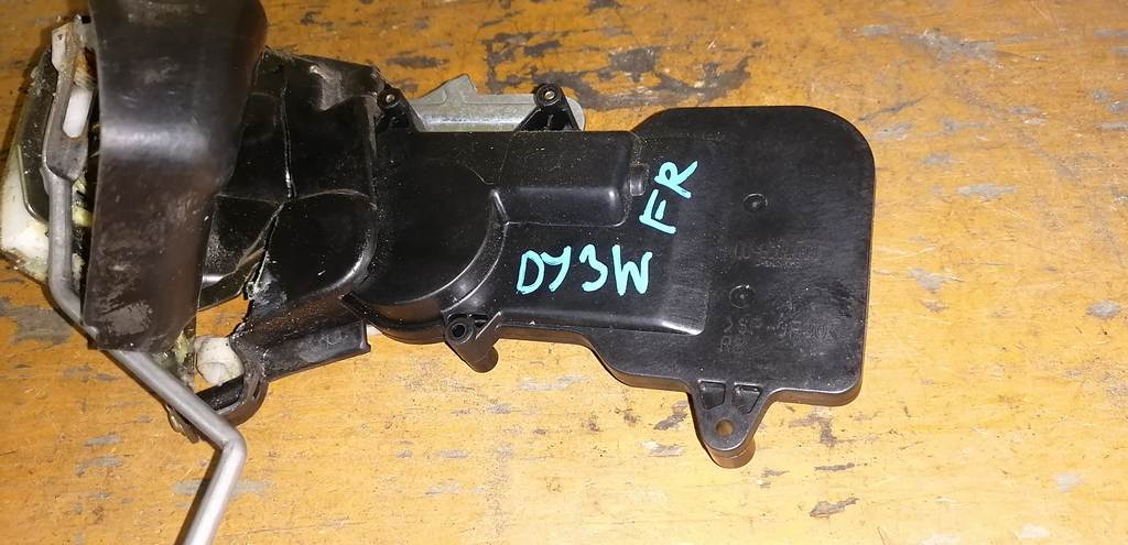 DEMIO DY3W ЗАМОК ДВЕРИ ПЕРЕДНИЙ ПРАВЫЙ Mazda Demio 1