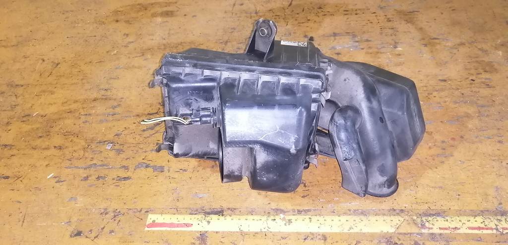 DEMIO DW5W КОРПУС ВОЗДУШНОГО ФИЛЬТРА Mazda Demio 1