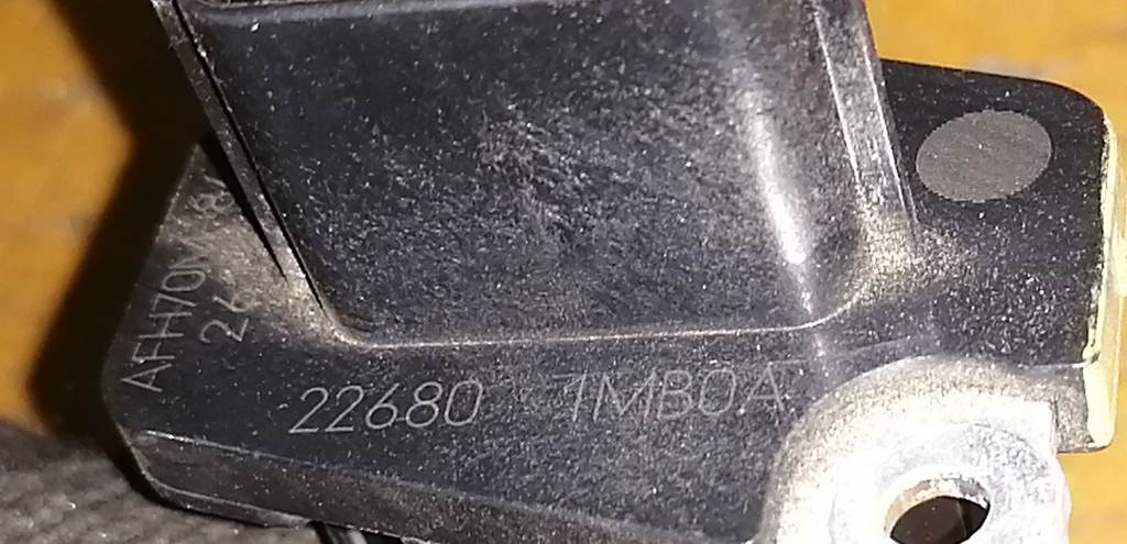 датчик расхода воздуха Nissan Serena 3