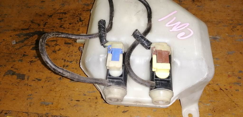 ACCORD CM1 БАЧОК ОМЫВАТЕЛЯ С МОТОРЧ. Honda Accord 1