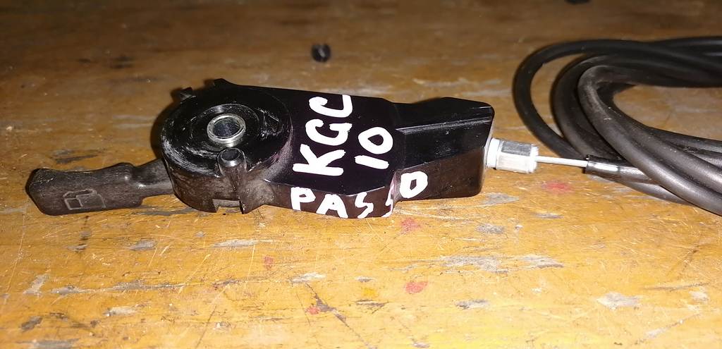 PASSO KGC10 ТРОС ЛЮЧКА БЕНЗОБАКА Toyota Passo 1