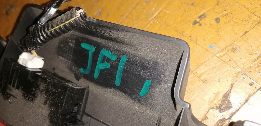 N BOX JF1 КОНСОЛЬ МАГНИТОФОНА+КНОПКА АВАРИЙНОЙ СИГНАЛИЗАЦИИ 1 Honda N Box 1