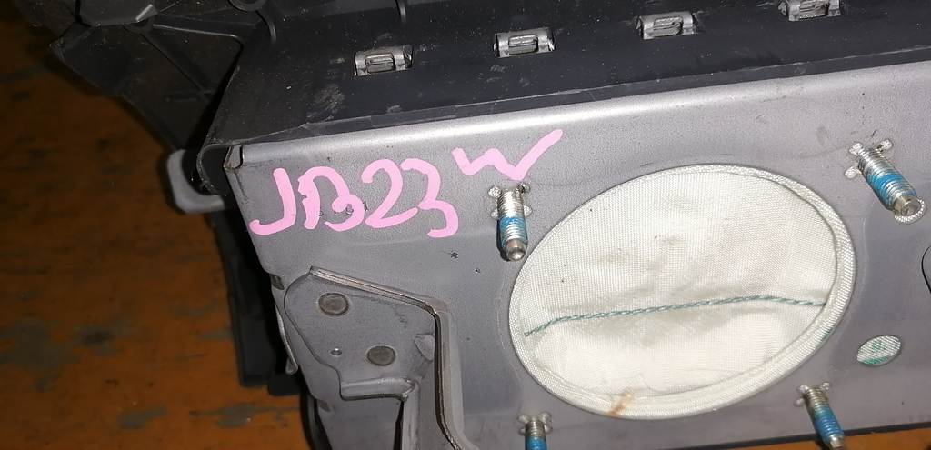 JIMNY JB23W НАКЛАДКА AIRBAG ПАССАЖ. Suzuki Jimny 1