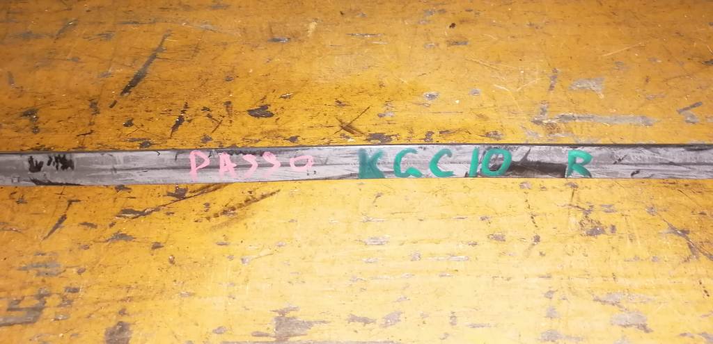 PASSO KGC10 МОЛДИНГ КРЫШИ ПРАВЫЙ Toyota Passo 1