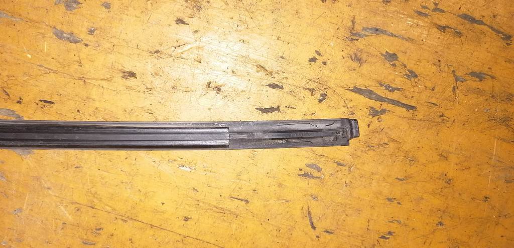 молдинг на крышу Nissan Tiida Latio 3